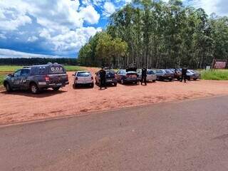 Comboio de 7 carros &eacute; apreendido com R$ 332 mil em contrabando