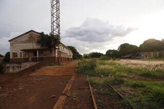 Antiga estação de trem desativada em Maracaju, que poderá ser incorporada ao projeto da Nova Ferroeste. (Foto: Gilson Abreu/AEN)