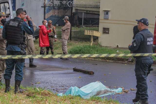 Ap&oacute;s se negar a pagar conta de bar, homem &eacute; morto a pauladas no Coronel Antonino