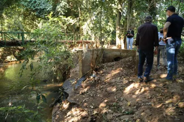 Justi&ccedil;a d&aacute; prazo de 15 dias para fim de lan&ccedil;amento irregular de esgoto 