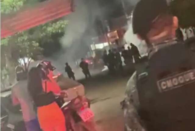 Contra aglomera&ccedil;&atilde;o, PM usa bombas de g&aacute;s e balas de borracha em Ribas 