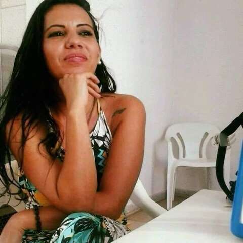 D&iacute;vida pode ter motivado assassinato de mulher jogada em fossa 
