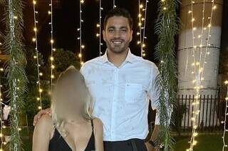 O vereador Diego Carcará com a esposa em festa no ano passado; ele está preso (Foto: Reprodução)