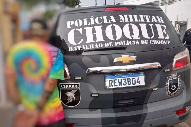 Bandido troca tiros, amea&ccedil;a promotora no tr&acirc;nsito e &eacute; preso com arma falsa