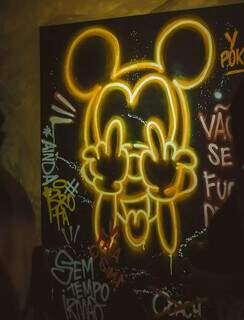 Grafite do Mickey Mouse feito por Matheus. (Foto: Bruna Carvalho)