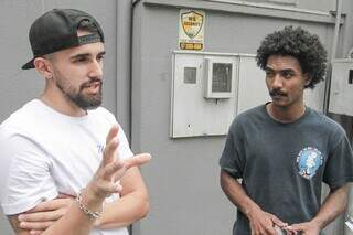 Matheus e Júlio comentam sobre proposta do ponto comercial. (Foto: Marcos Maluf)