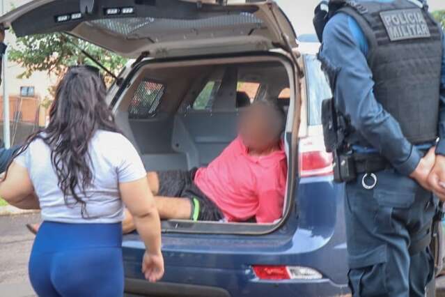 A 100 metros de espancamento, homem destr&oacute;i casa e atrai aten&ccedil;&atilde;o da PM