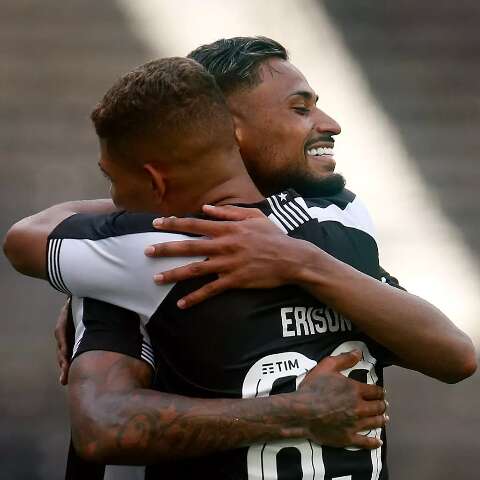 Botafogo vence Bangu por 2 a 0 e embala 2&ordf; vit&oacute;ria seguida