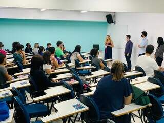 Turma de Administração – disciplina de Inglês é diferencial do curso. (Foto: Divulgação)