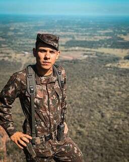 Cabo do Exército, Bruno é militar temporário e seu desligamento será em 2023. (Foto: Arquivo Pessoal)