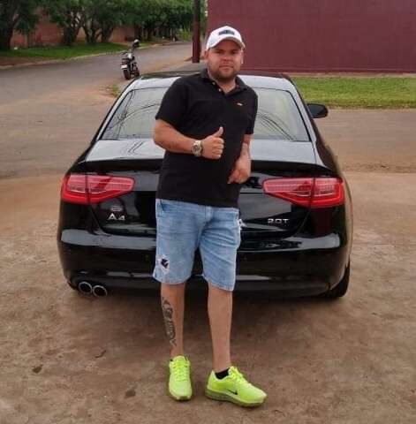 Homem &eacute; executado a tiros em frente &agrave; oficina mec&acirc;nica na fronteira