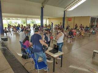 Escola Municipal Professora Ana Lúcia de Oliveira Batista é uma das oito unidades de ensino que aplicarão vacina da covid na Capital. (Foto: Marcos Maluf)