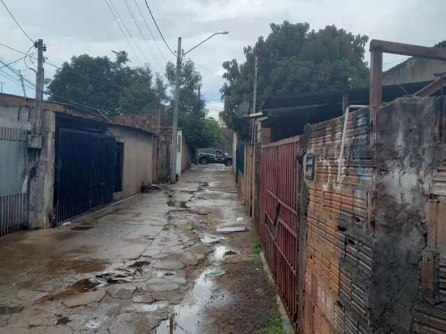 Pol&iacute;cia fecha boca de fumo que tinha senha para compra de drogas