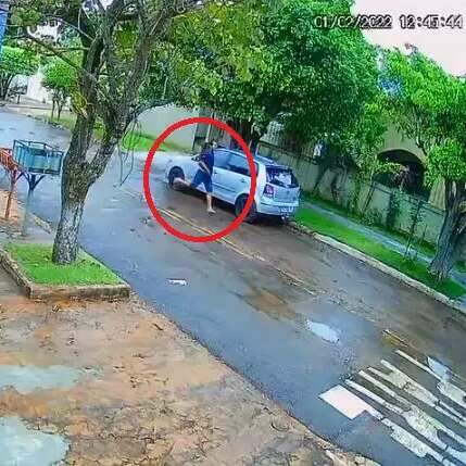 Homem que perseguiu jovem com faca pode ter atacado outros 2 adolescentes 