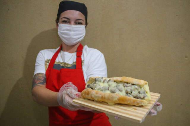 Fam&iacute;lia inventa de &ldquo;Camel&ocirc; Picanha&rdquo; a baguete com cora&ccedil;&atilde;o de frango