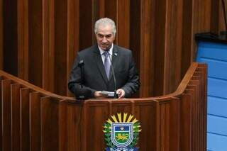 Reinaldo discursou na tribuna da Casa de Leis. (Fotos: Henrique Kawaminami)