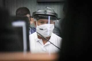 Cléber de Souza Carvalho durante primeiro julgamento em que foi condenado a 15 anos de prisão por um dos 7 assassinatos que cometeu. (Foto: Henrique Kawaminami)