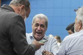 Ex-governador do Estado e pré-candidato para a mesma vaga, André Puccinelli (MDB), gargalhando. (Foto: Marcos Maluf)