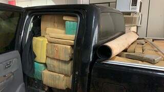 Traficante &eacute; flagrado pela PF com 1,4 tonelada de maconha em caminhonete 