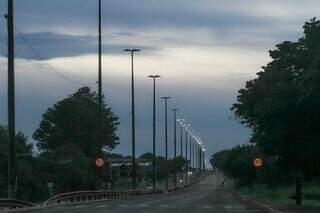 Céu com muitas nuvens neste início de manhã na Avenida Duque de Caxias. (Foto: Marcos Maluf)