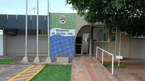 Vizinha estranha cheiro e encontra idoso morto dentro de resid&ecirc;ncia