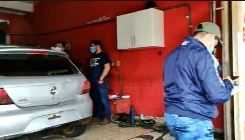 Polícia localiza carro Gol usado para sequestrar esposa de empresário 