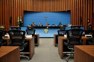 Plenário da Assembleia Legislativa com a Mesa Diretora no centro. (Foto: Luciana Nassar)