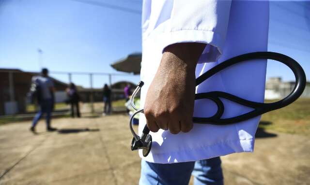 Inscri&ccedil;&otilde;es para programa M&eacute;dicos Pelo Brasil terminam neste domingo