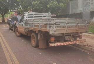 Camionete usada pelo suspeito para fugir foi encontrada nesta manhã (Foto: Divulgação)