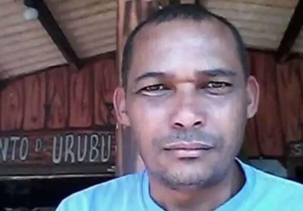 Homem tem casa invadida e morre esfaqueado no pesco&ccedil;o