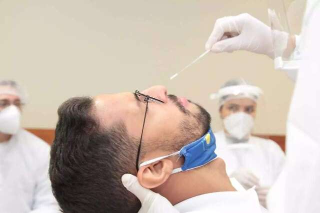 Testagem de covid em unidades de sa&uacute;de pode ser feita at&eacute; &agrave;s 17h neste domingo 