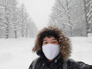 Registro de Silvio durante nevasca intensa, que não ocorria há 10 anos em Hokkaido. (Foto: Arquivo Pessoal/Silvio Mori)