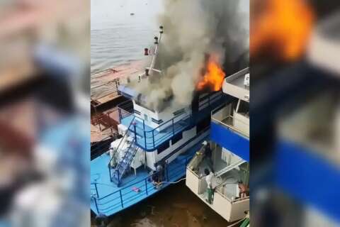 Embarcação da Polícia Militar Ambiental pega fogo durante reparos em Ladário
