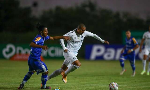 De virada, Gr&ecirc;mio vence o Aimor&eacute; por 2 a 1