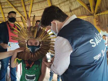 Vacinação ocorre em 44 locais amanhã e inclui população indígena na Vila Popular