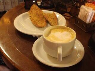 Café e pão na chapa, um dos queridinhos no café da manhã dos brasileiros. (Foto: Cleber Gellio)