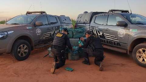 Policiais encontram nova carga milionária de cocaína perto de pista de avião