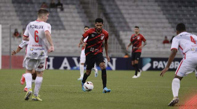 Athletico-PR decide no primeiro tempo e vence o Rio Branco por 2 a 0