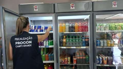 Procon identifica 264 produtos vencidos em 15 supermercados