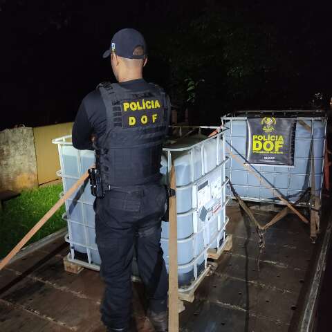 Pol&iacute;cia apreende 2 mil litros de agrot&oacute;xicos de uso proibido no Brasil  