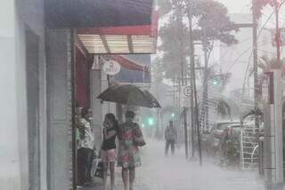 Inmet emite alerta de chuva com ventos de at&eacute; 60km/h em cidades de MS
