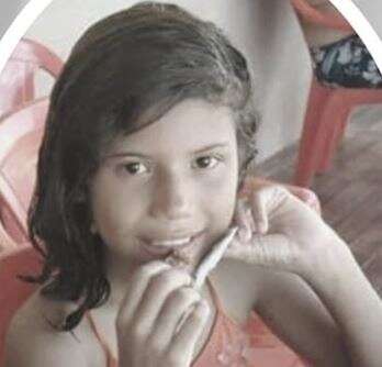 Menina de 9 anos morre afogada ap&oacute;s ter cabelo sugado em piscina 