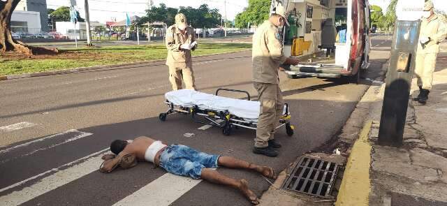 Esfaqueado, homem &eacute; encontrado ca&iacute;do em faixa de pedestre da Afonso Pena 