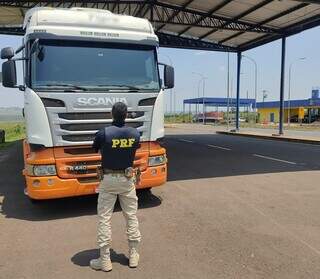 Motorista &quot;desaparece&quot; e carreta &eacute; recuperada ap&oacute;s receptador sair da rota 