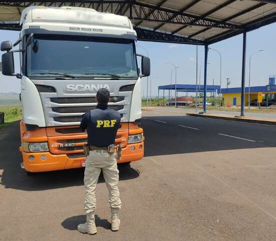 Motorista &quot;desaparece&quot; e carreta &eacute; recuperada ap&oacute;s receptador sair da rota 