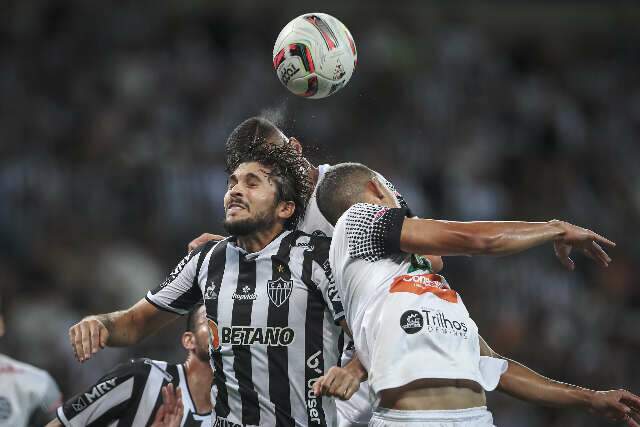 Com gol de Hulk no final, Galo vence o Athletic por 1 a 0 