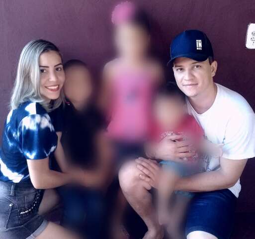 Borracheiro foi morto no sof&aacute; de casa e corpo carregado no carro da fam&iacute;lia
