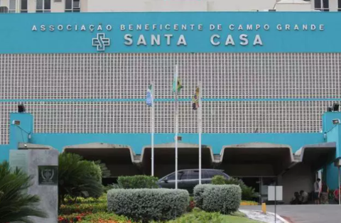 Ciclista morre no hospital ap&oacute;s ser atingido por carro 