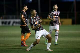 Fluminense vence o Nova Igua&ccedil;u por 1 a 0 e se mant&eacute;m na lideran&ccedil;a do Carioca 