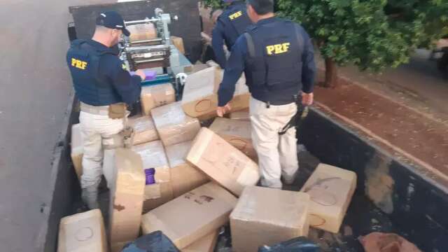 Motorista &eacute; preso com 1,8 tonelada de maconha, muni&ccedil;&otilde;es e carregadores